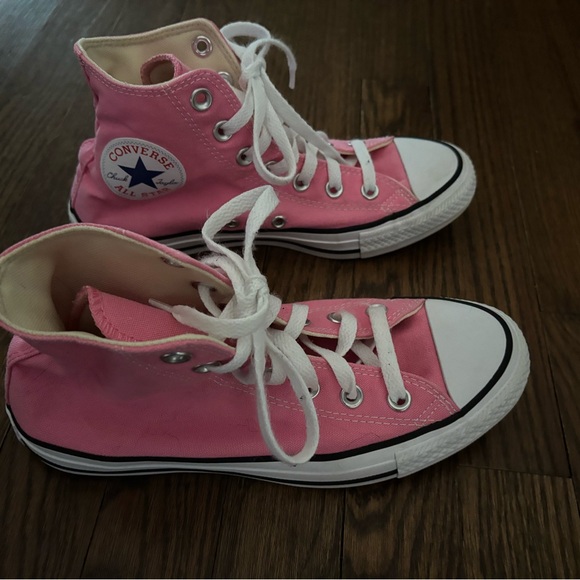 Women’s size 7 Chuck Taylor Converse pink - Picture 1 of 7